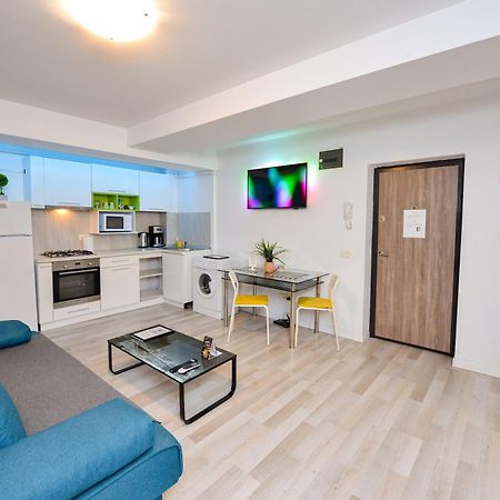 Pierre Cardin Deluxe Apartment With Terrace By Magniflex Bucarest Extérieur photo